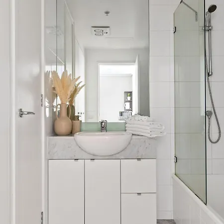 A Cozy 2Br Apt Near Crown Sleeps 6 Free Parking Melbourne Exterior photo