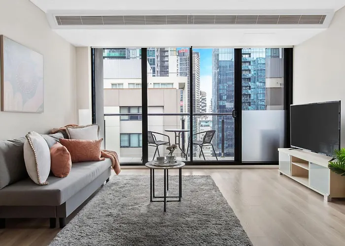 A Cozy 2Br Apt Near Crown Sleeps 6 Free Parking